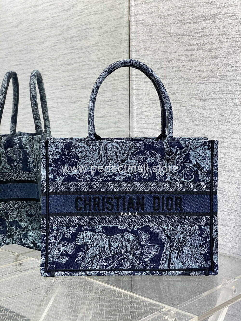 DIOR 디올 DIOR BOOK TOTE 미디엄 백 M1296ZEBL_M49E 361828